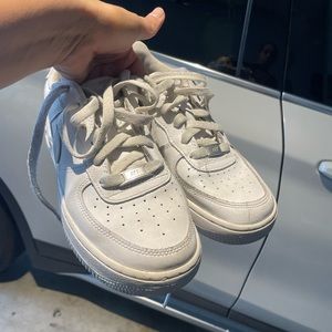 Just a bit dirty but in great condition, size 5.5
